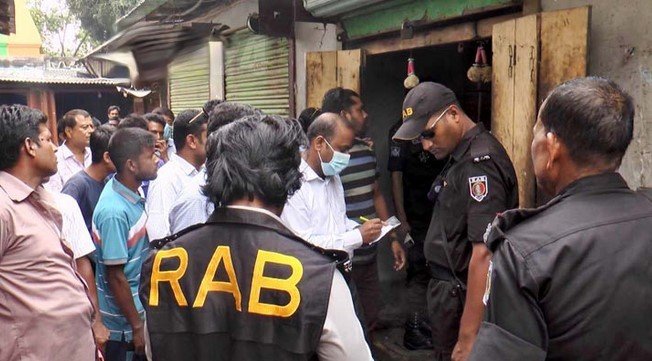 গাইবান্ধায় ৭০০ লিটার তেল জব্দ, ৫ প্রতিষ্ঠানকে জরিমানা গাইবান্ধায় ৭০০ লিটার তেল জব্দ, ৫ প্রতিষ্ঠানকে জরিমানা